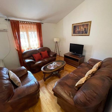 Aquarium Apartment Kotor Exterior photo