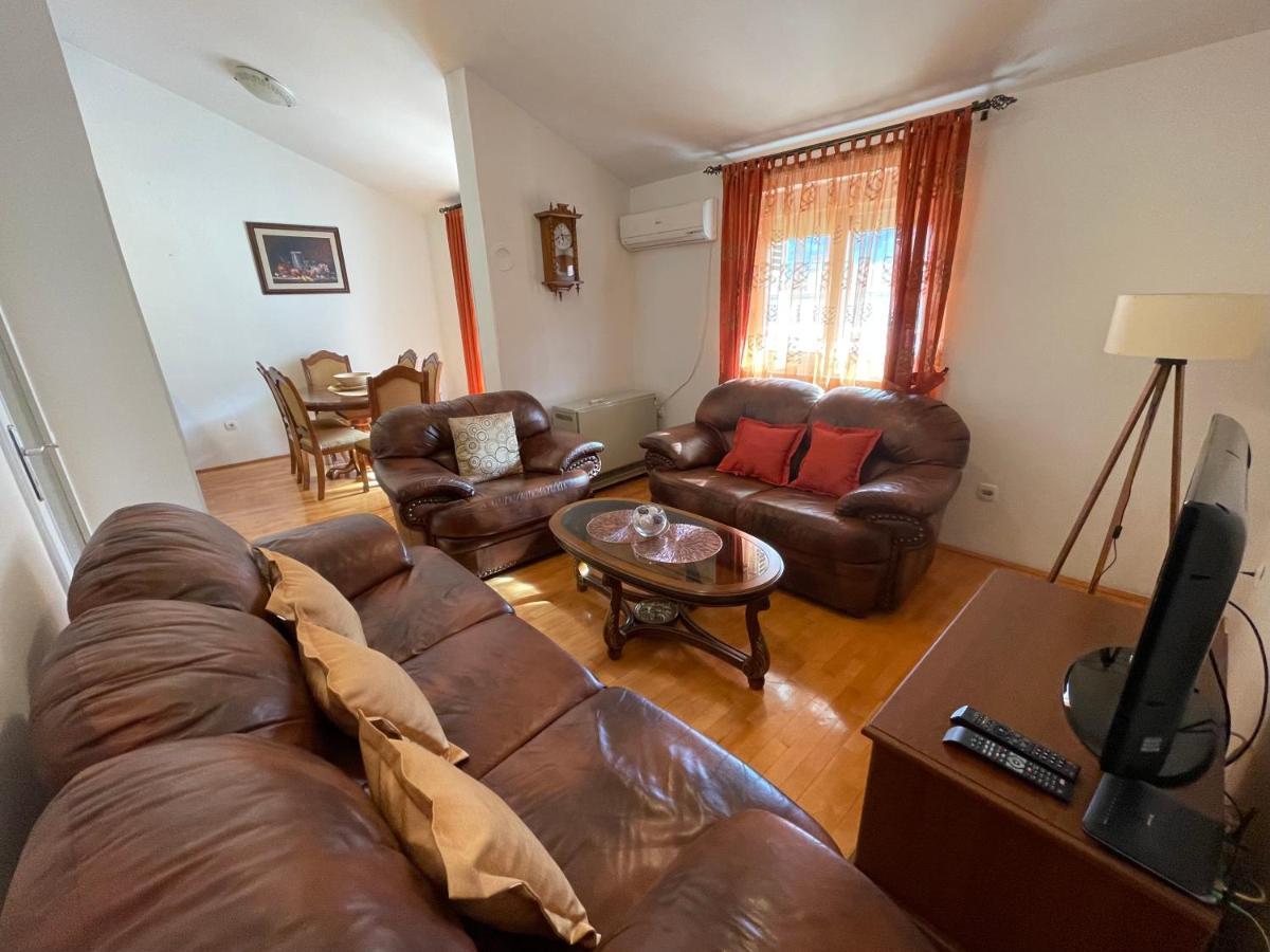 Aquarium Apartment Kotor Exterior photo