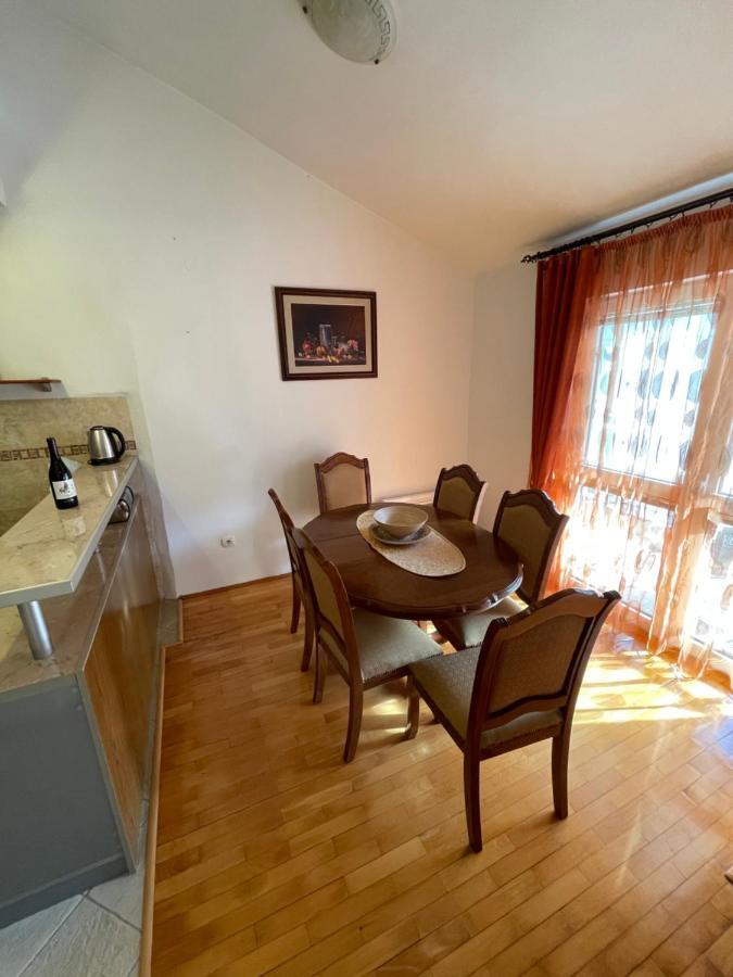 Aquarium Apartment Kotor Exterior photo