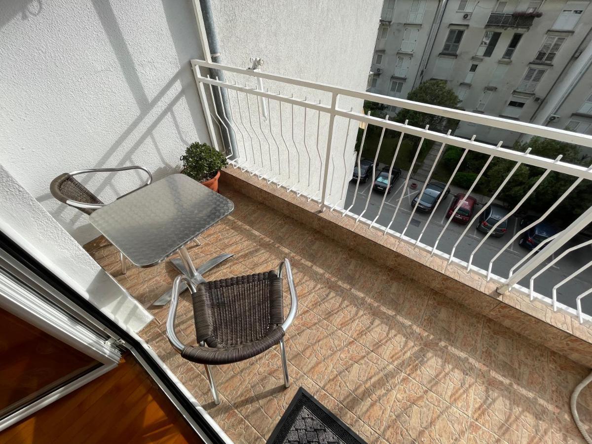 Aquarium Apartment Kotor Exterior photo