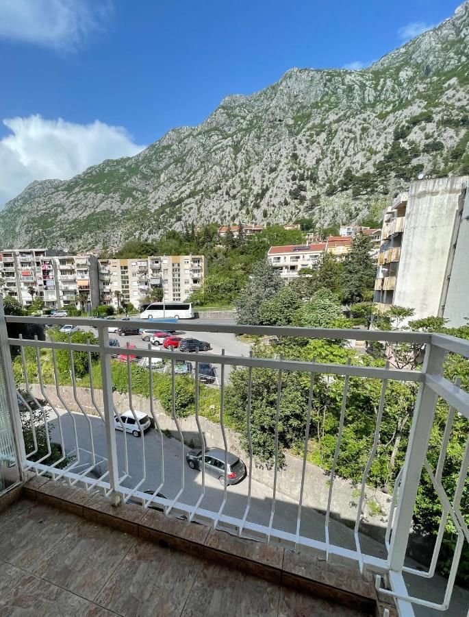 Aquarium Apartment Kotor Exterior photo
